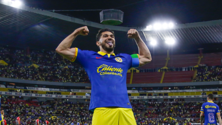 Henry Mart&iacute;n celebra un gol con Am&eacute;rica