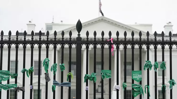 Niña pide legalizar aborto en Virginia.