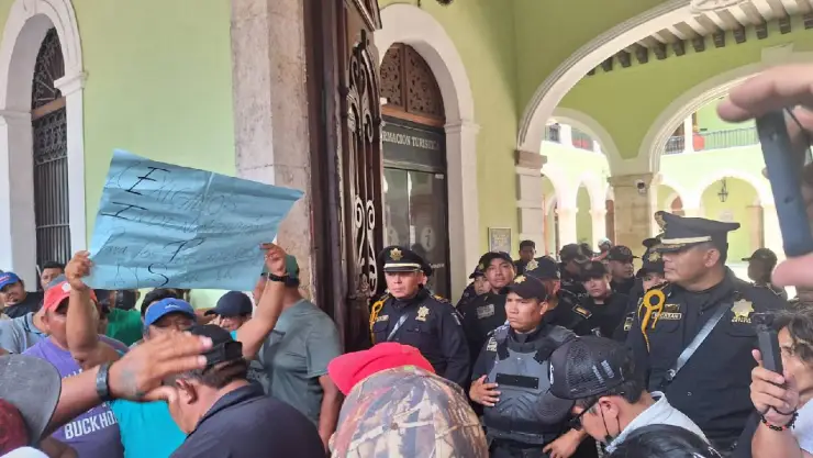 Pescadores de Sisal causan destrozos en el Centro de Mérida