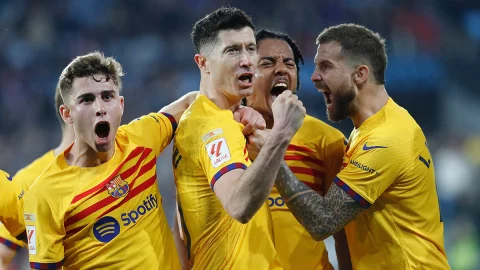 Lewandowski celebra su gol con Barcelona