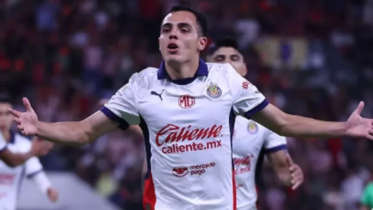 hugo-camberos-ajax-cuando-dinero-recibiria-chivas.jpg