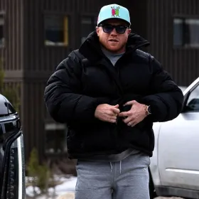 carros lujosos de canelo alvarez.jpg