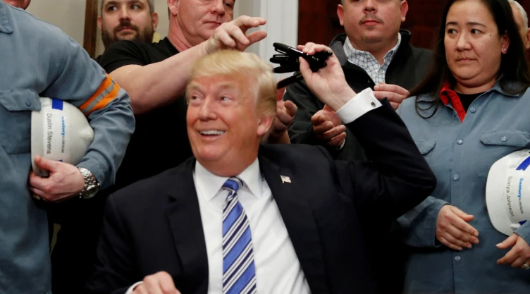 Donald Trump responde al gran jurado por cargos criminales