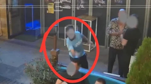 Hombre es apuñalado en bar en Puerto de Mazarrón, España.png