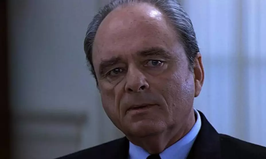 Harris Yulin.