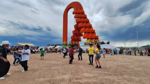 Bailando por un terreno