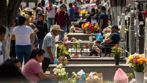 Panteones León Día del Padre