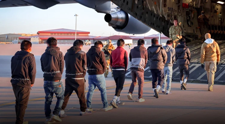 aviones-militares-efectúan-deportación-masiva-de-migrantes-casa-blanca