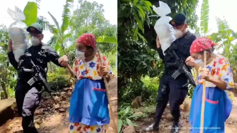 soldado ayuda abuelita.jpg