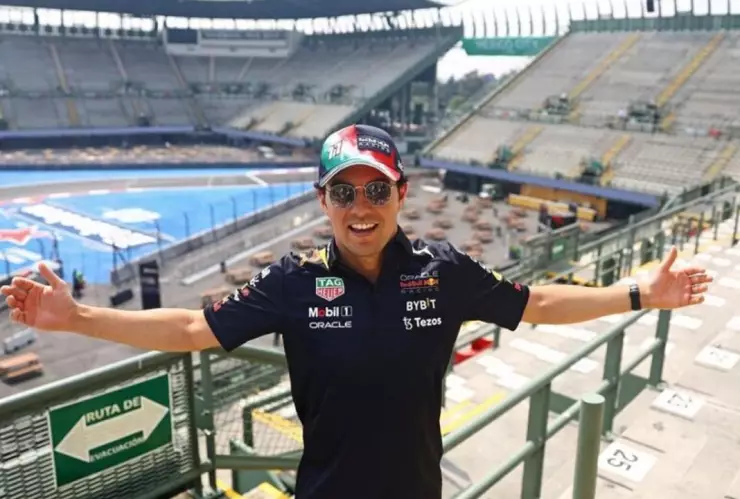 Checo Pérez en tercer lugar GP de México.jpg