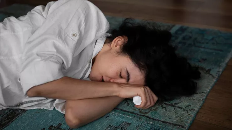 Pandemia silenciosa en el mundo: OMS advierte que 1 de cada 6 personas vive con soledad