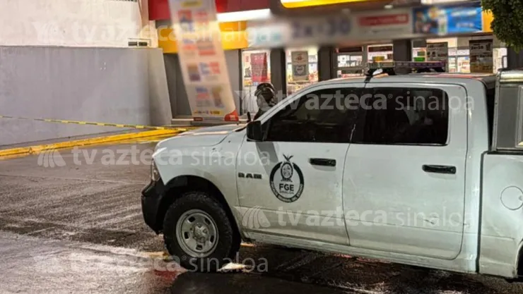Ejecutan a un hombre en la puerta de una tienda de conveniencia en la Emiliano Zapata, Culiacán