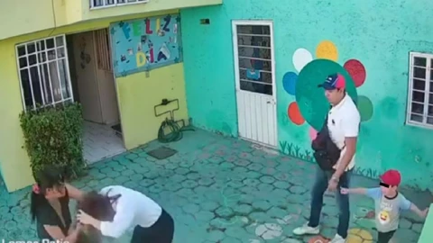 GOLPEAN A AMESTRA EN KÍNDER DE Cuautitlán
