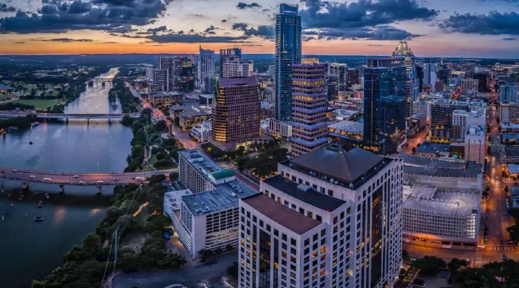 ¿Qué ciudad reemplazó a Austin de las 10 más grandes de Estados Unidos?