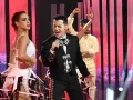 No obstante, las críticas sobre su actuación presentaron un matiz mixto. Lola Cortés observó que Mario mostró cierta inseguridad durante su número, aunque reconoció una buena entonación y un falsete bien trabajado. Arturo López Gavito, por su parte, expresó que, a pesar del gran potencial de Mario, su interpretación le pareció más una imitación del estilo de Luis Miguel que una expresión genuina de su propio talento.