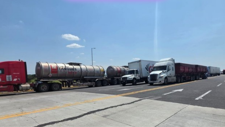Se registra BLOQUEO TOTAL en la Autopista Siglo XXI HOY 26 de julio.