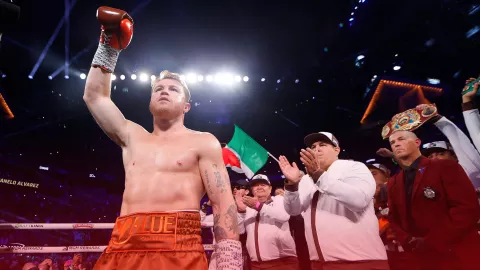 saul canelo alvarez boxeador 2025
