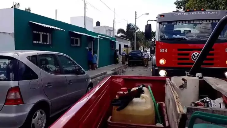 Fuerte incendio en taller mecánico de Mérida deja tres personas con graves quemaduras