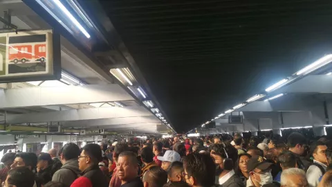 La Línea 3 del Metro CDMX hoy 24 de agosto de 2023 se encuentra saturada.