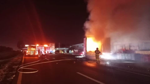 Incendio en carretera 57, autopista México-Querétaro HOY lunes 25 de noviembre
