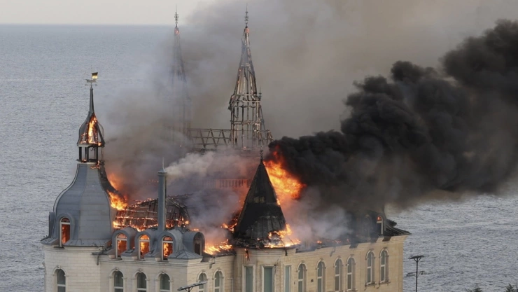 castillo de harry potter atacado por misil ruso