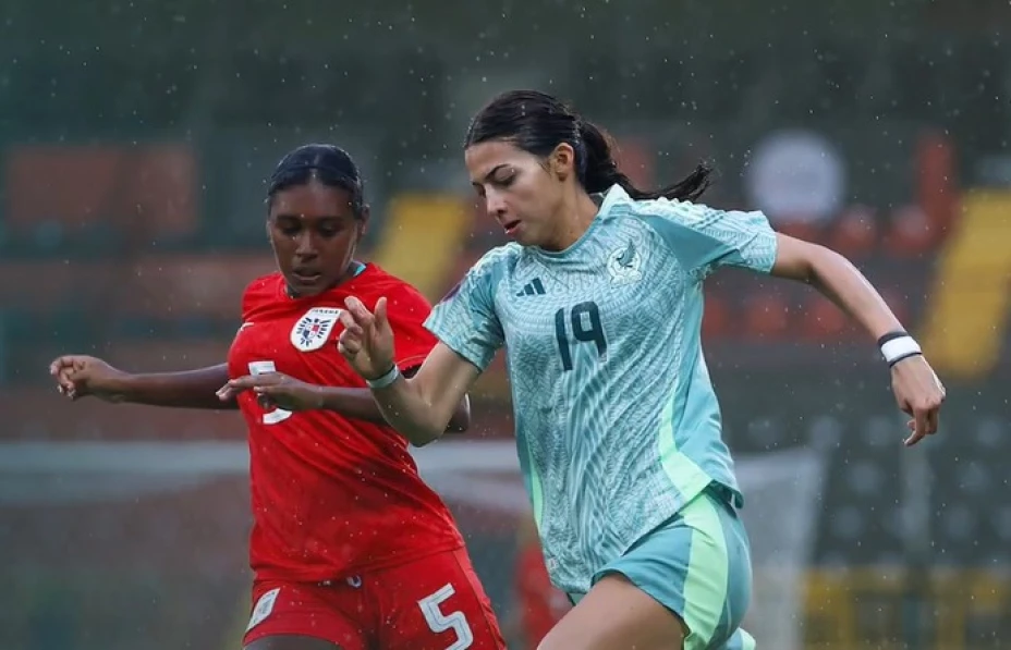 Montse Saldívar con México Femenil