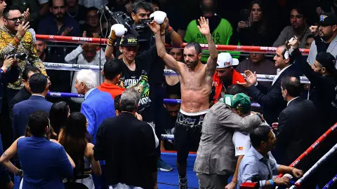 David Picasso y Hovhannisyan muestran respeto a los fans tras acabar la pelea