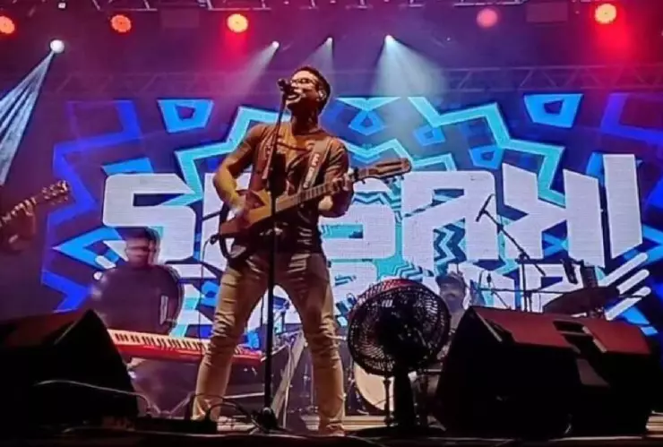 ¡Trágico! Cantante brasileño muere tras ser abrazado por un fan.jpg