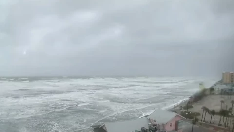 De-TikTok-a-la-cárcel-arrestan-al-teniente-dan-por-desafiar-a-los-huracanes-en-Florida