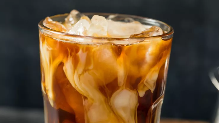 ¿Cuál es la bebida de dos ingredientes que aumenta tu energía física, mental y sexual?