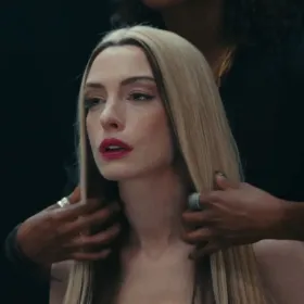 Mother Mary: la nueva y más extraña película de Anne Hathaway que apunta para ganadora de premios