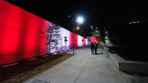 Peribús Estadio Akron andador