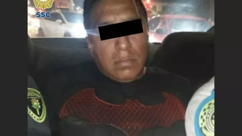 hombre detendido batman  cdmx