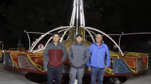 Trabajadores de feria, son hermanos