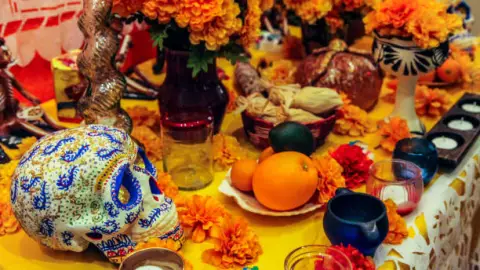 ofrenda día de muertos por que no se pone si recien fallecio
