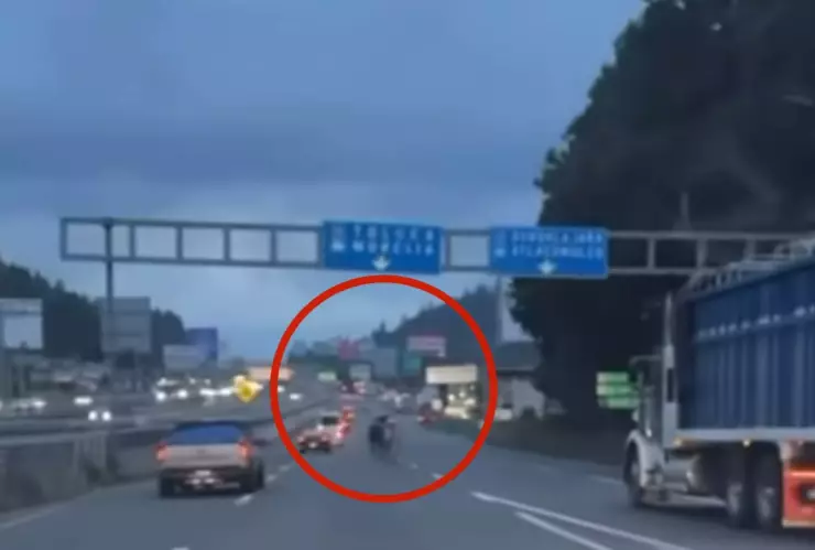 Caballos galopando en la México-Toluca 29 de mayo