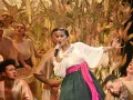 La cuarta presentación de la noche mexicana en el Noveno Concierto de La Academia 2024 fue un brillante despliegue de talento por parte de Brisa Santana, quien interpretó con gran emotividad “Amorcito Corazón”. Su actuación cautivó a Lola Cortés, quien elogió la calidad de su voz y agradeció la interpretación sincera y sin esfuerzo que Brisa ofreció en el escenario.