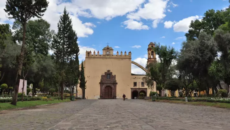 Reconstruyen templos e inmuebles culturales en Xochimilco por sismo del 19-S