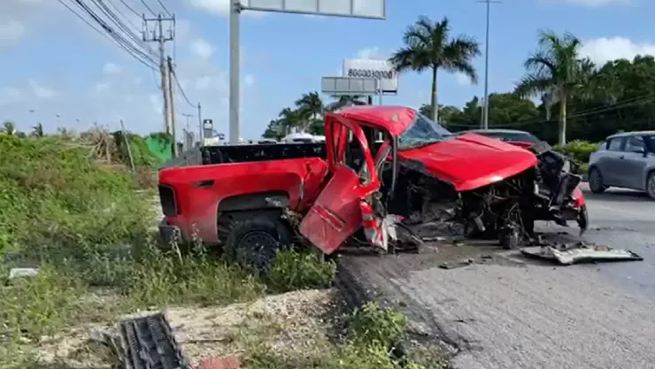 Aparatoso accidente en la carretera rumbo a Playa del Carmen hoy 4 de noviembre de 2024 (1).jpg