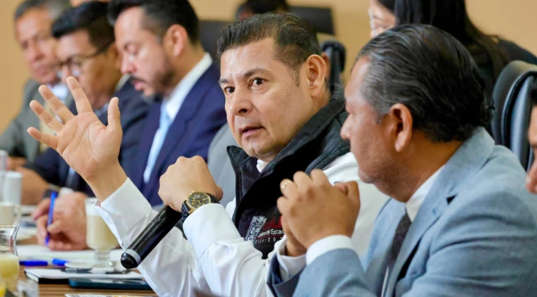 Foto de Alejandro Armenta, gobernador de Puebla.