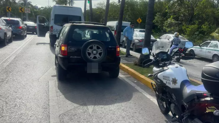 Se reporta accidente vehicular en el Blvd. Kukulcán en Cancún hoy lunes 2 de junio de 2025.jpg