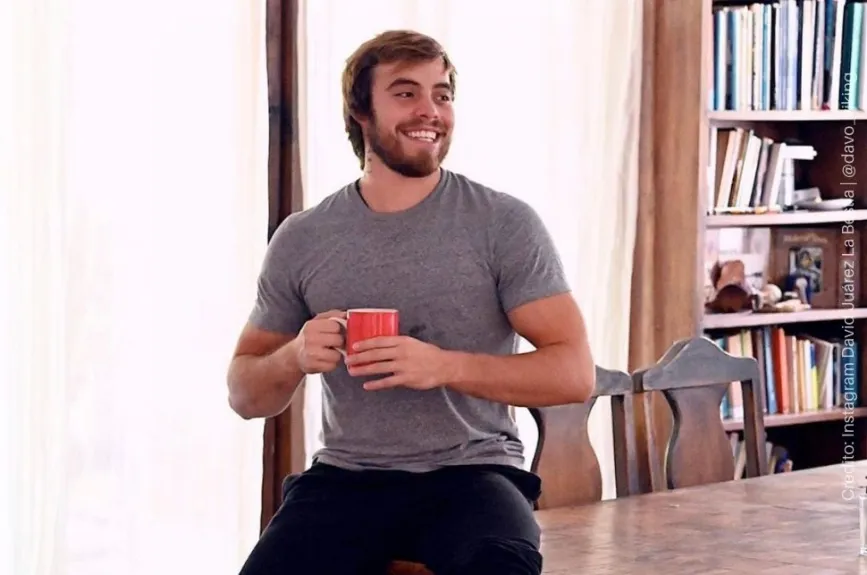 David tomando café.jpg