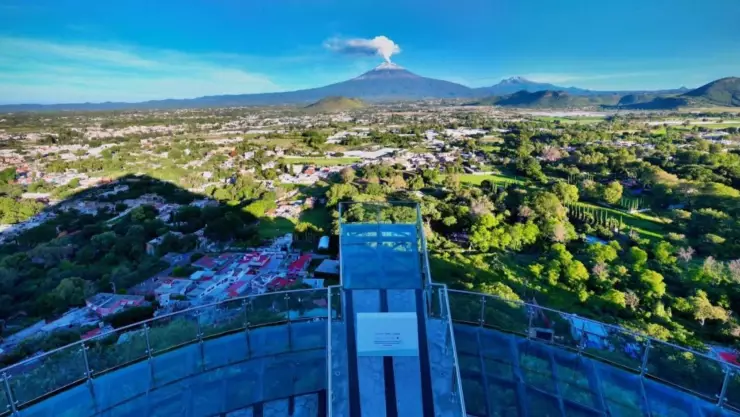 Niño de dos años cayó desde mirador de cristal en Atlixco; esto se sabe del caso