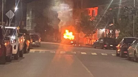 Incendio de auto en Xalapa