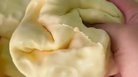 Así puedes hacer un squishy con papel mantequilla en tu casa
