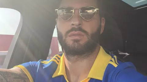andre pierre gignac posa con la camiseta de boca juniors