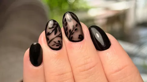 uñas negras para primavera 2026 4.jpg