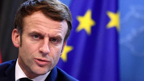 emmanuel macron no vacunados covid-19