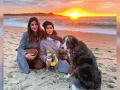 Su familia, amigos y mascotas son su mayor tesoro.