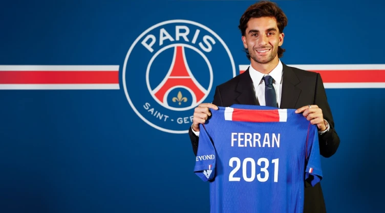 Presentación de Ferran Torres con PSG